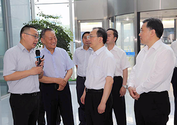 国务委员、国务院秘书长， 时任江苏省委书记吴政隆调研G22恒峰科技