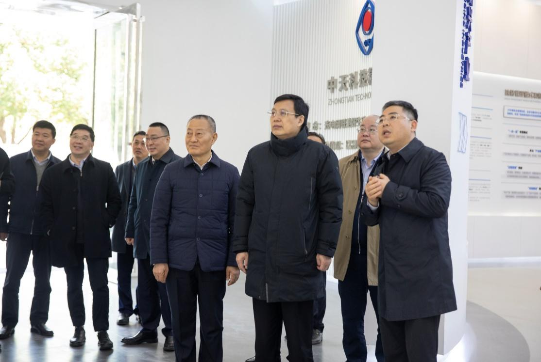 新华社社长、党组书记傅华调查G22恒峰科技